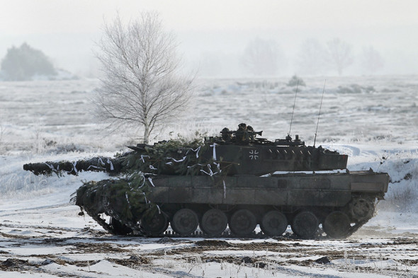 Germaniyaning Leopard 2 A6 tanki.