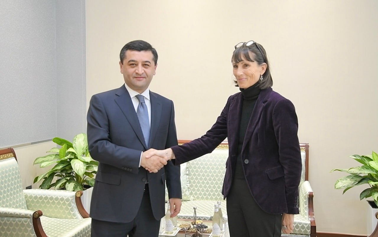 Minister of Foreign Affairs of the Republic of Uzbekistan, Bakhtiyor Saidov with the European Union Ambassador to Uzbekistan, Charlotte Adriaen,