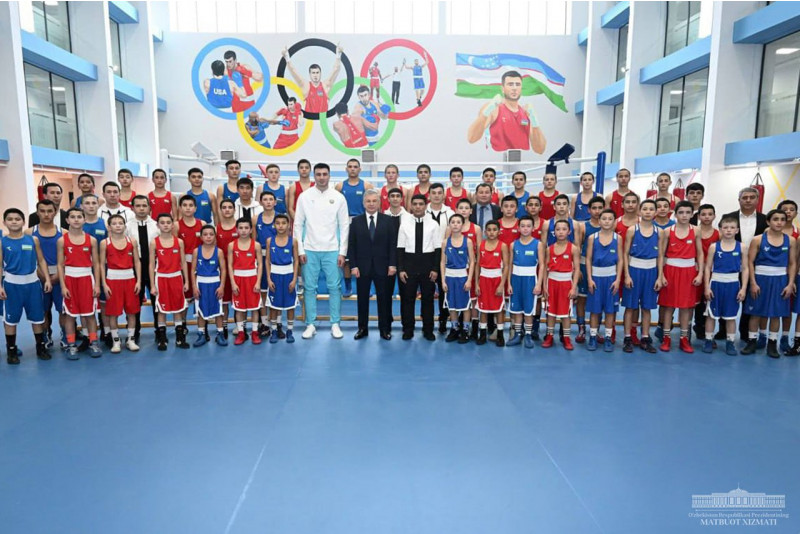 President Mirziyoyev visits Bakhodir Jalolov boxing school in Tashkent